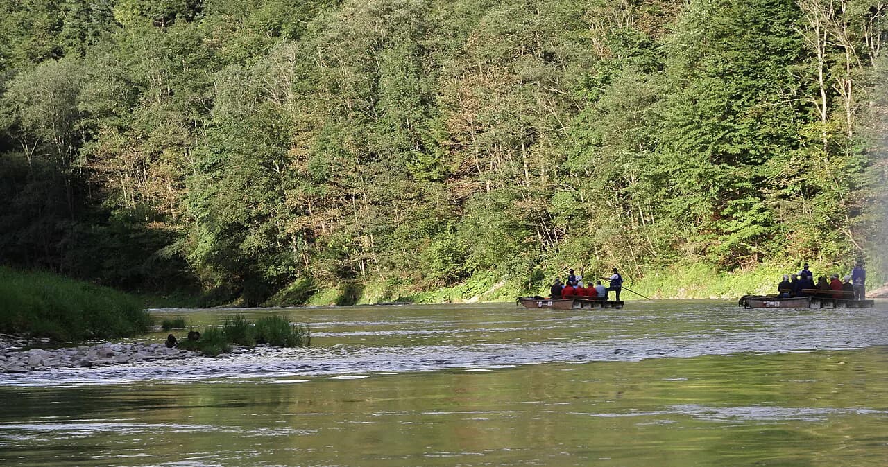 Dunajec River Rafting Travel Guide