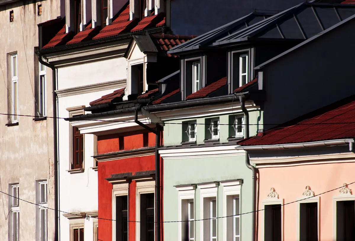 Kazimierz (Jewish Quarter) Visitor Guide: History & Tips