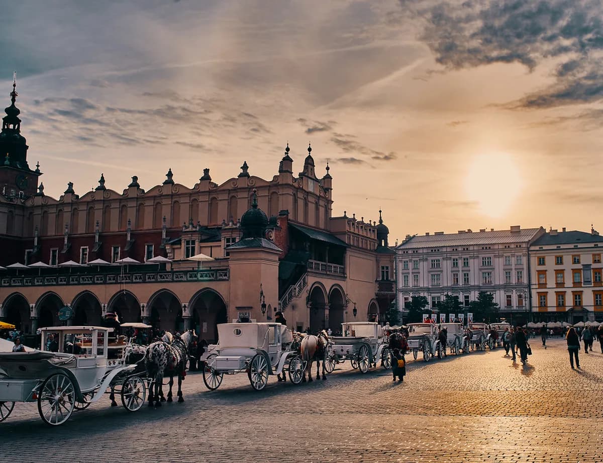 Krakow vs Warsaw: Which Polish City Should You Visit? (2026)
