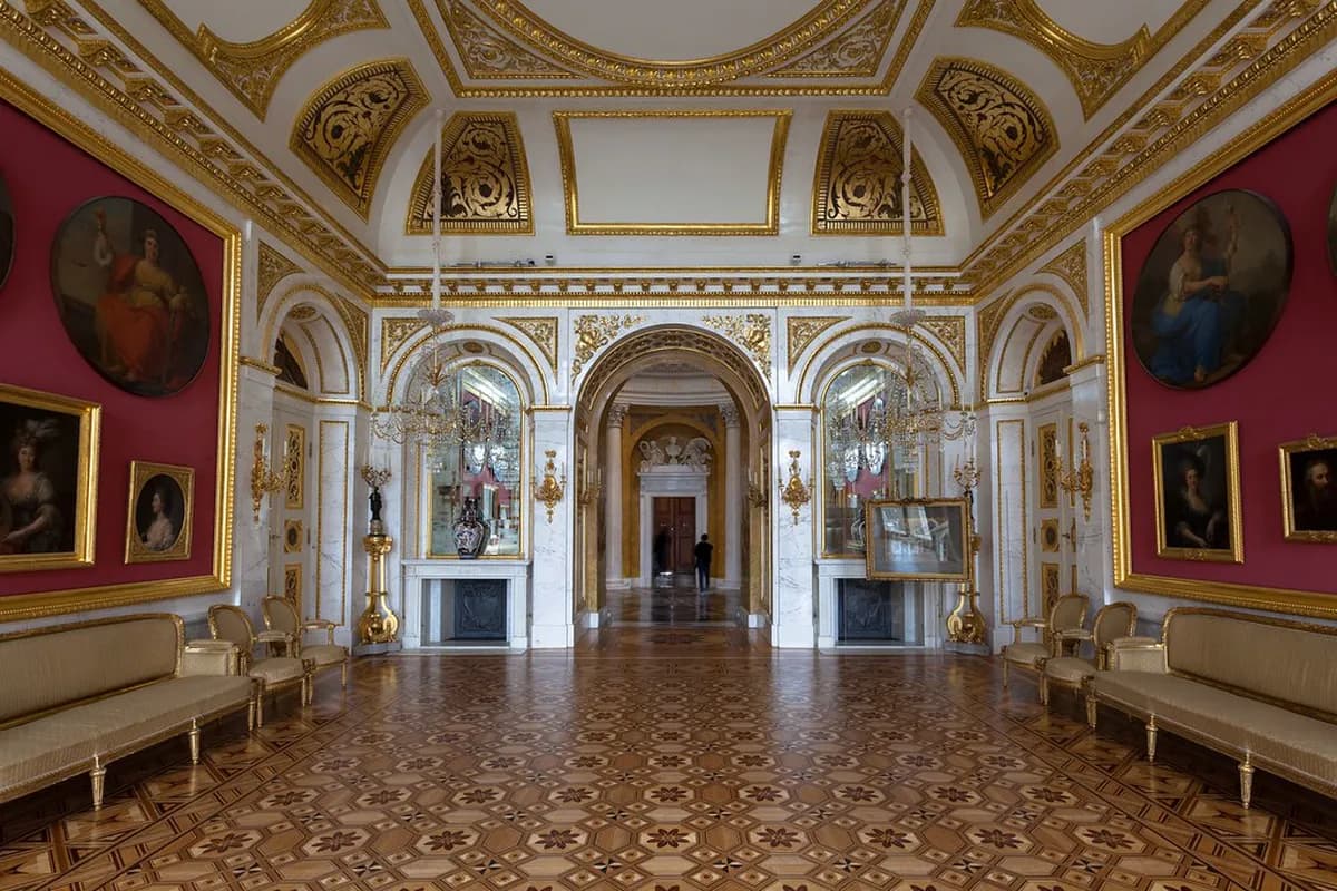 Łazienki Park Visitor Guide: 10 Essential Tips & Attractions