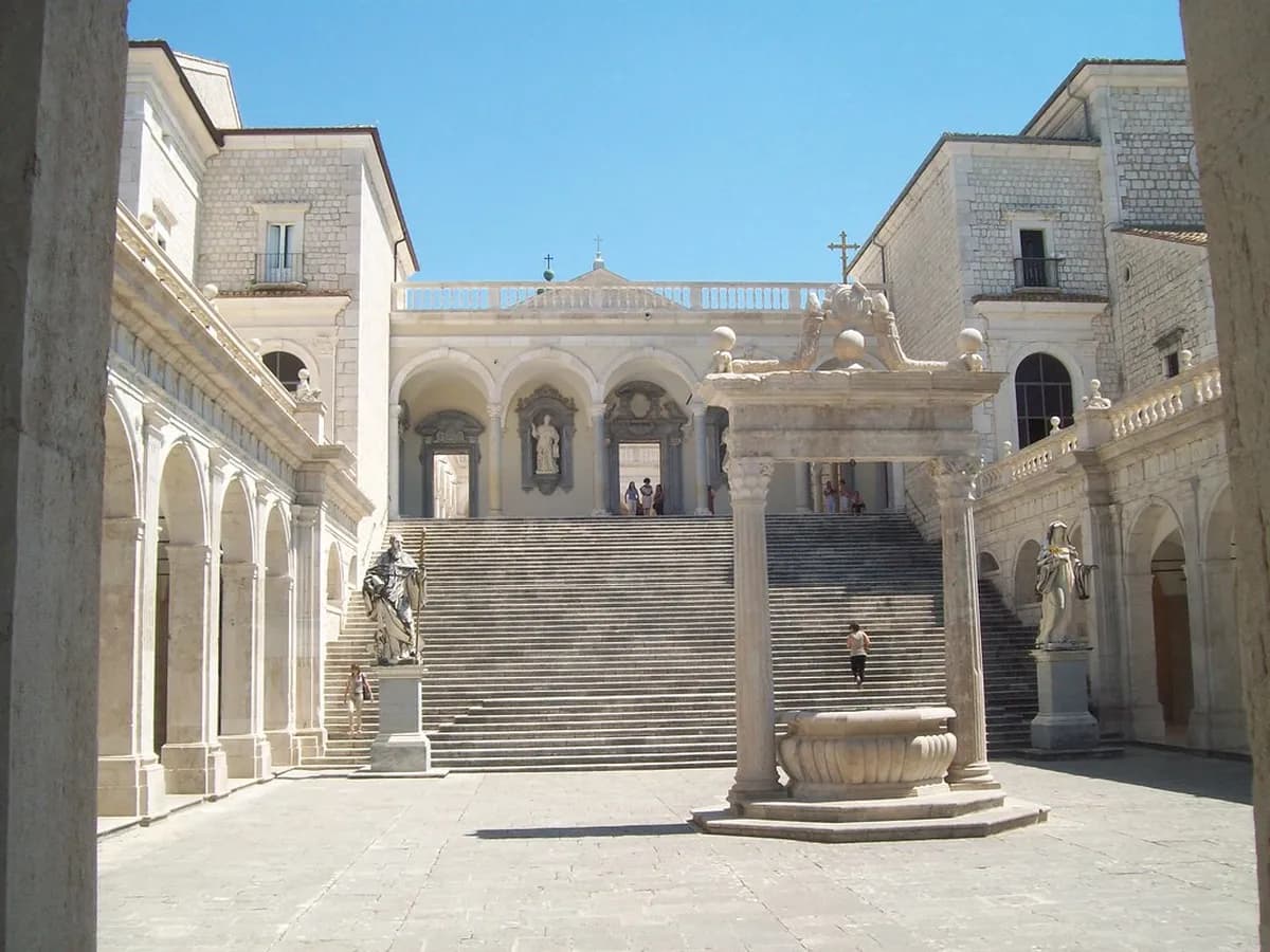 Monte Cassino Street Visitor Guide: 12 Essential Tips & Attractions