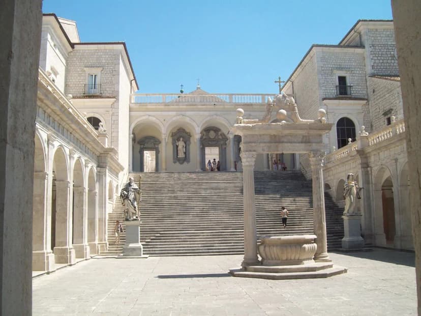Monte Cassino Street Visitor Guide: 12 Essential Tips & Attractions