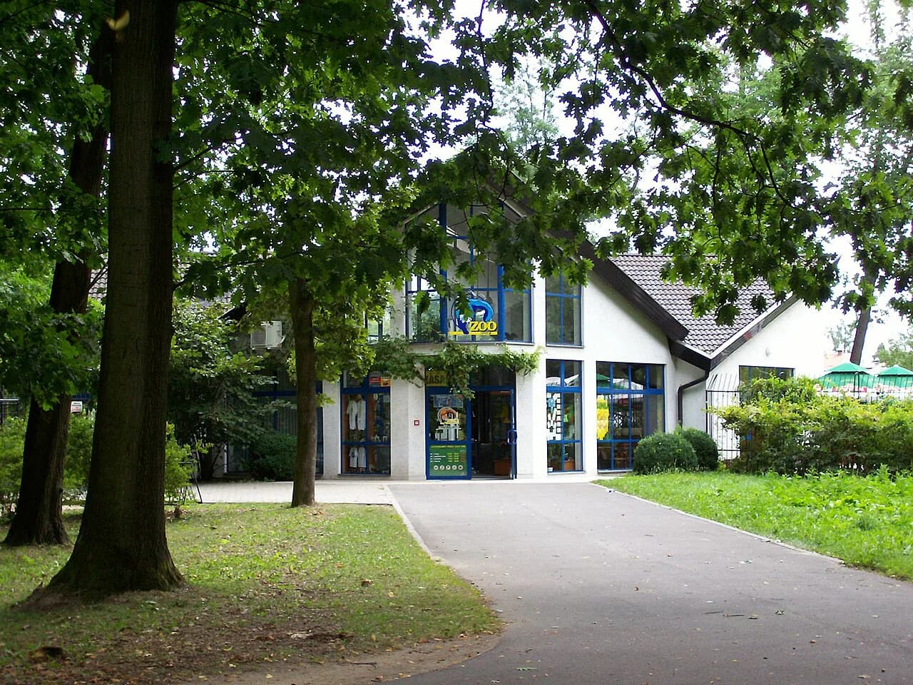Opole Zoo Guide: 2026 Tickets, Exhibits, and Bolko Island Tips