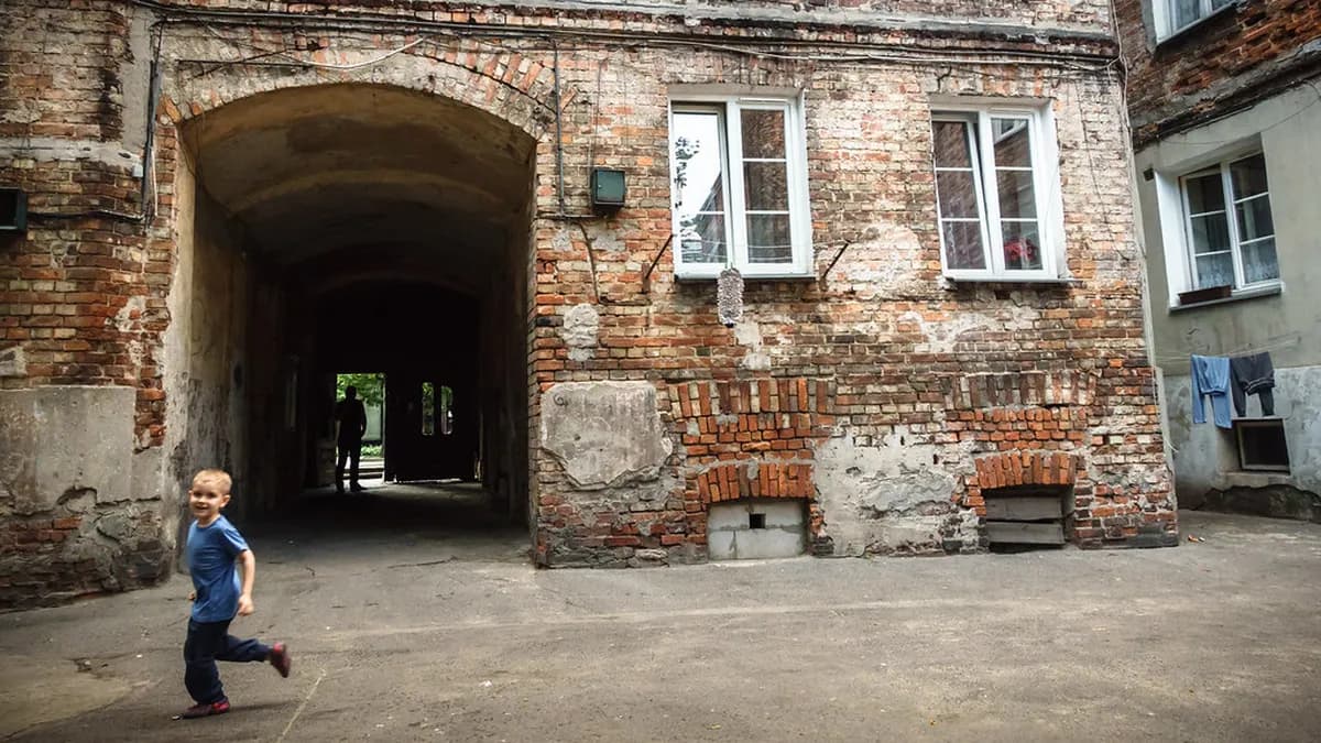 Warsaw Neighborhoods Guide: 11 Key Areas and Tips (2026)