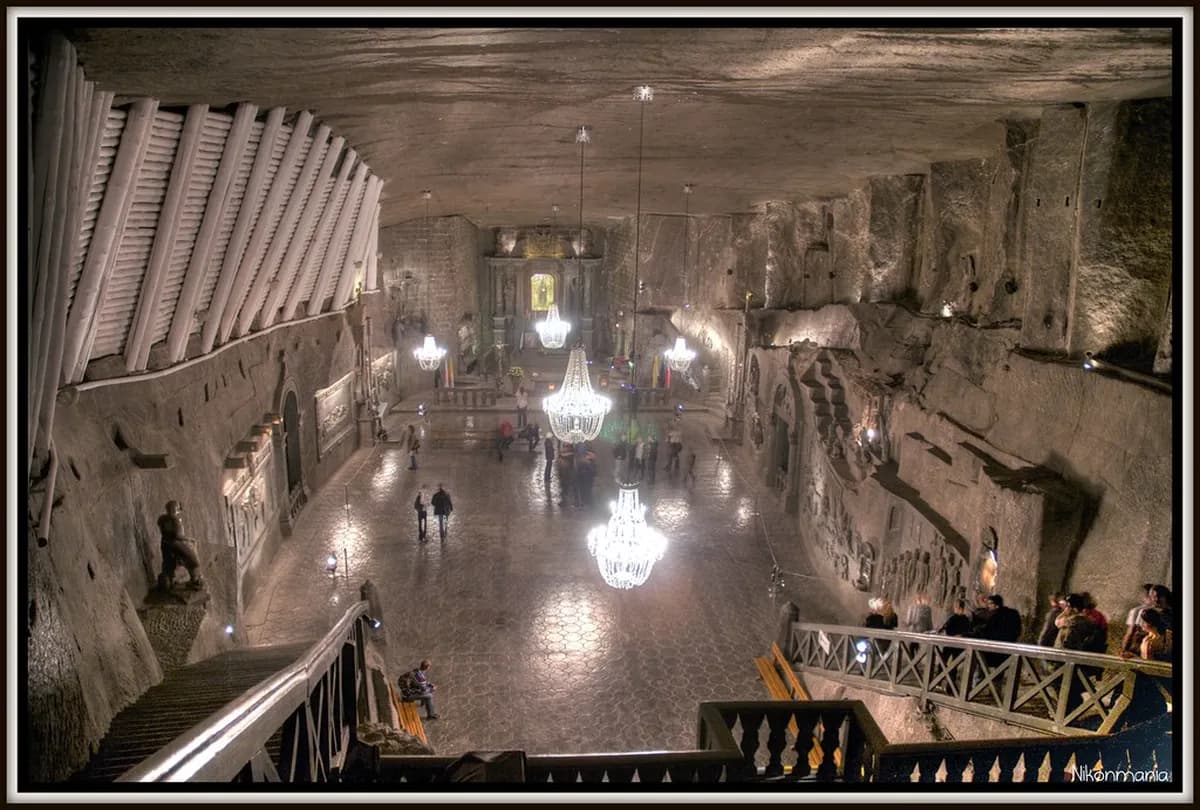 Wieliczka Salt Mine Visitor Guide: 10 Essential Tips & Logistics