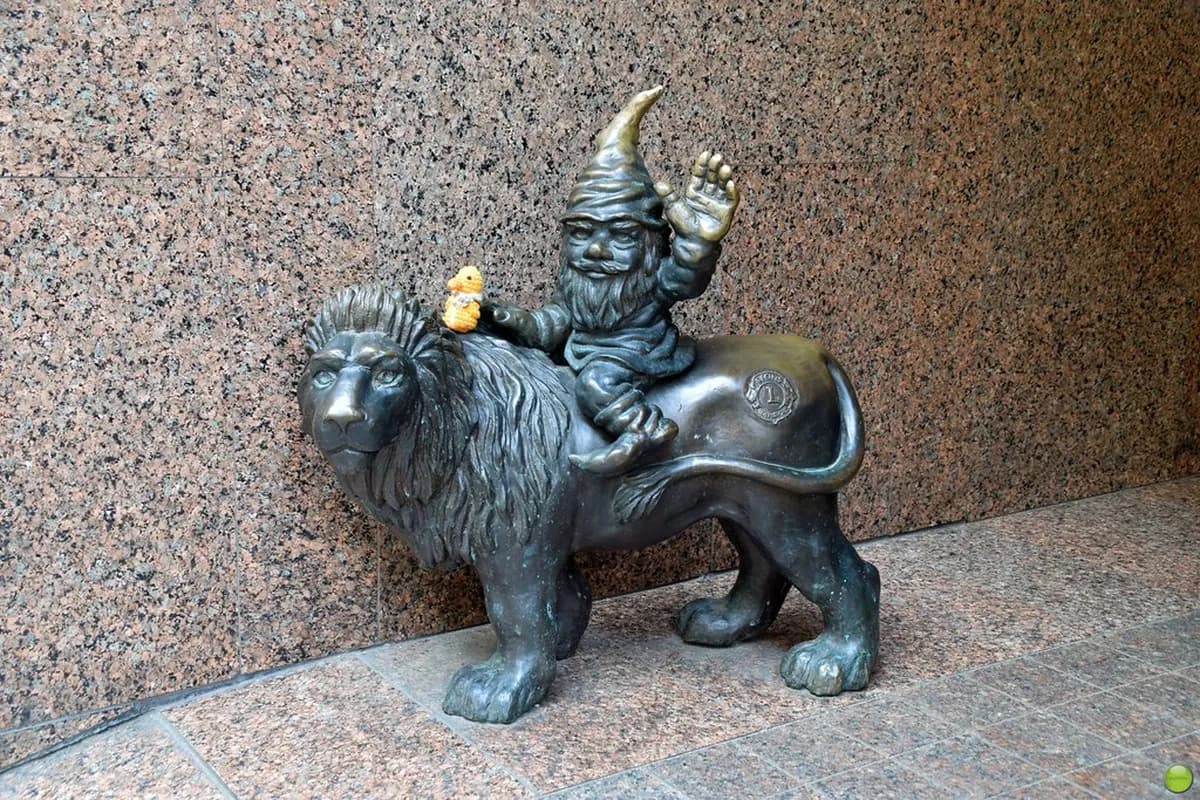 Wrocław Dwarfs Visitor Guide: 10 Essential Tips for Your Hunt