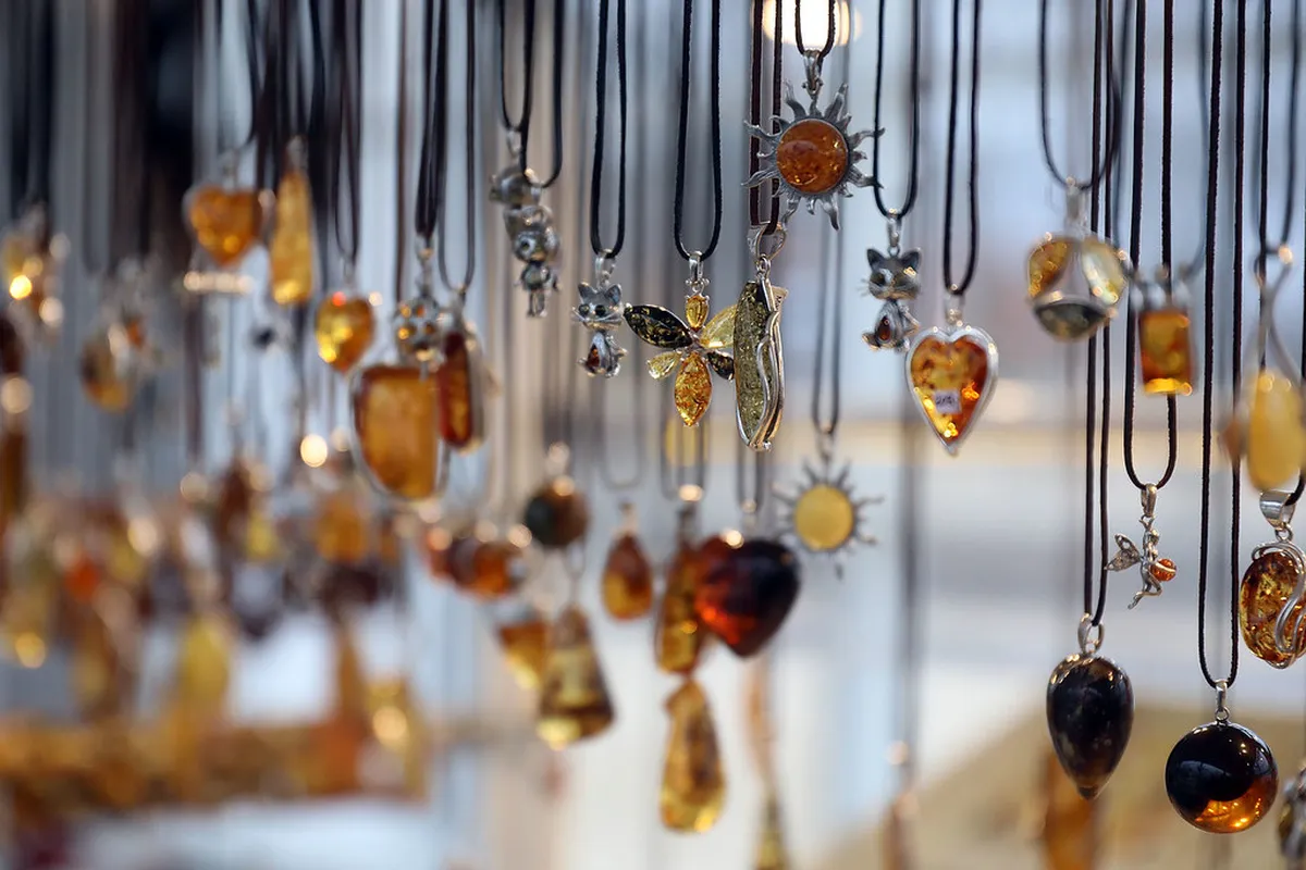 Amber Jewelry and Souvenirs: What to Look For in gdansk