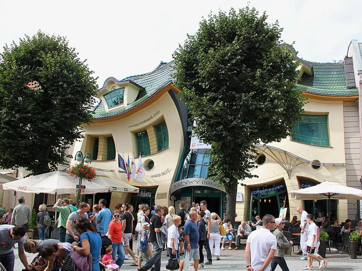 Crooked House (Krzywy Domek)