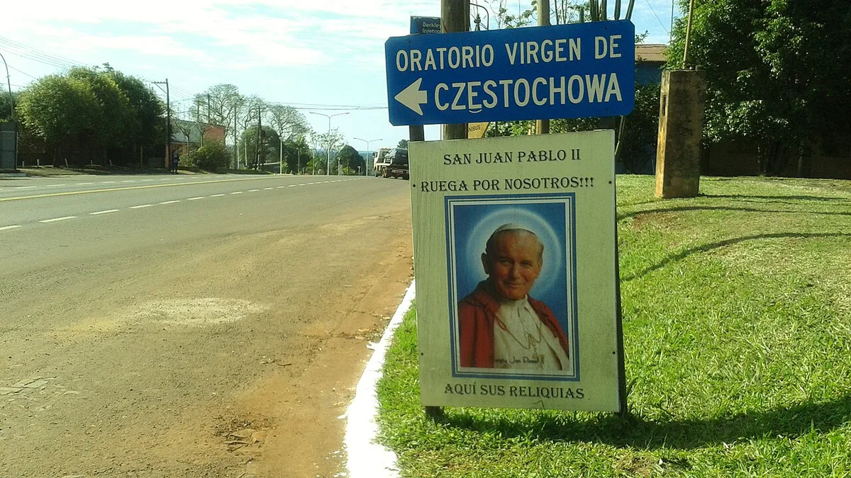 Cartel Gobernador Roca - Oratorio Virgen de Częstochowa - Ruta 12 - Camino al Norte (Provincia de Misiones  Argentina) — 1