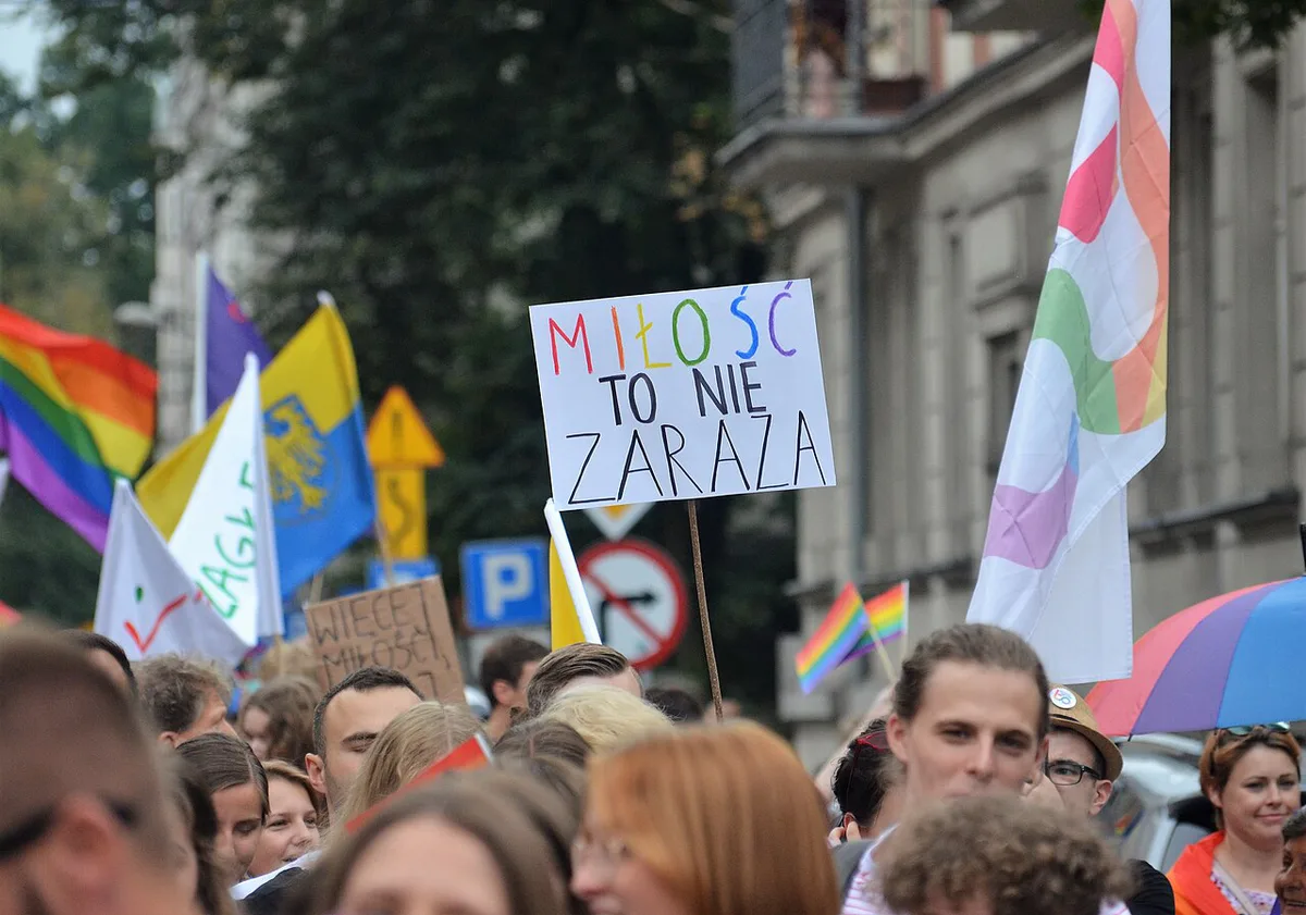 02018 0280 (2) KatowicePride-Parade  Liebe ist keine Pest — 2