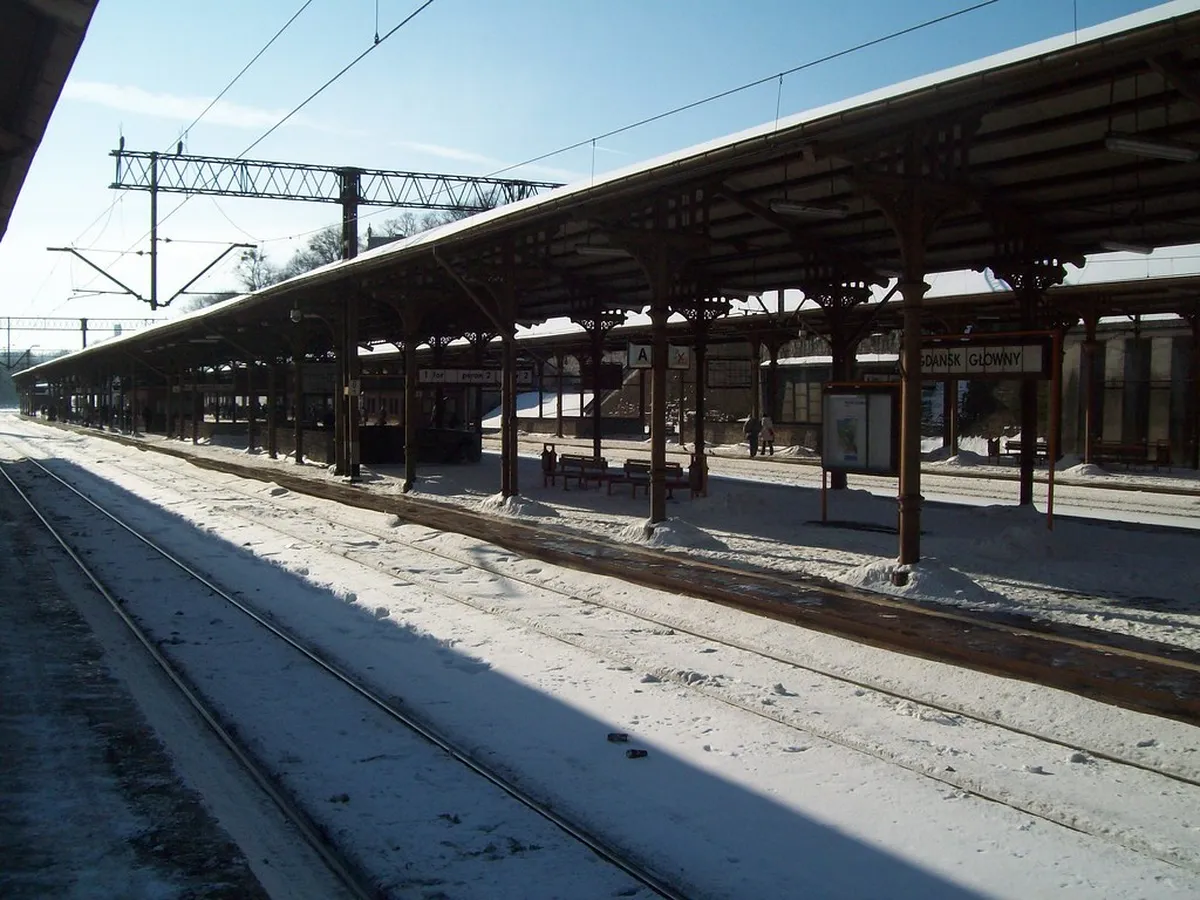Train: The Fastest Way to Gdansk City Centre in gdansk