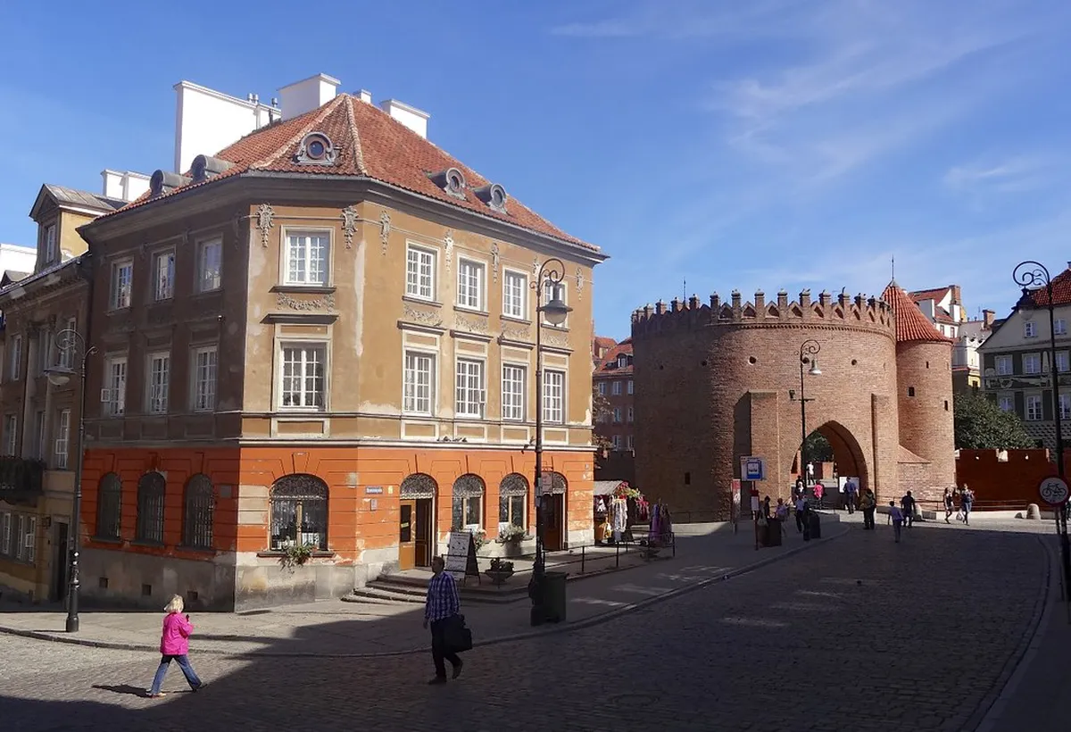 Practicalities: Safety, Transport, and Budget in warsaw