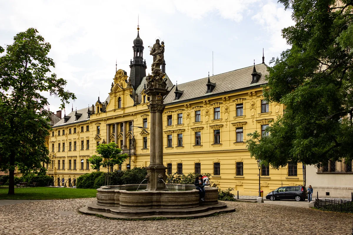 Sightseeing & Landmarks: Royal Castles vs. Thermal Baths in Poland