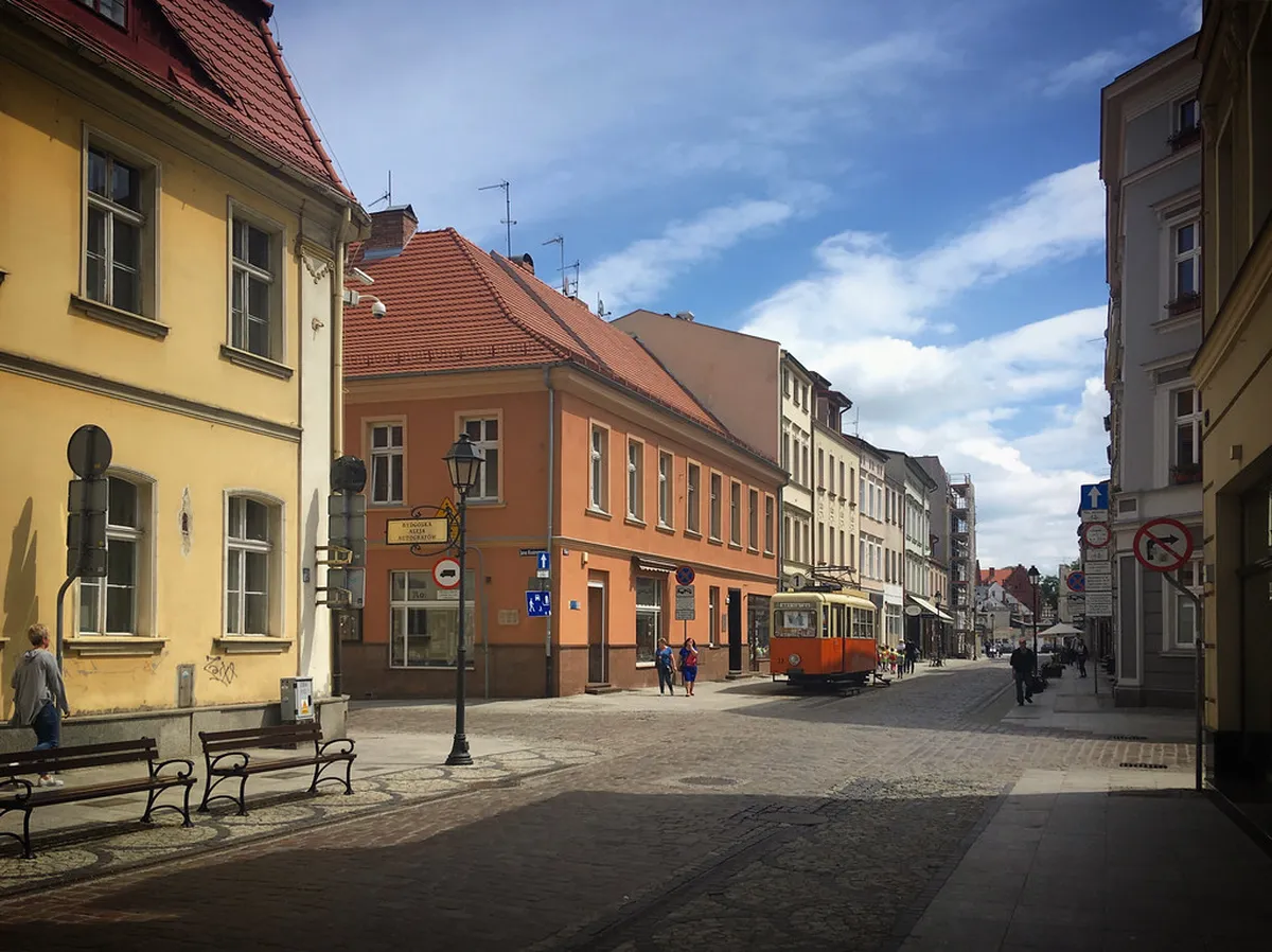 Travel Advisory, Embassy Contacts, and STEP Enrollment in Poland