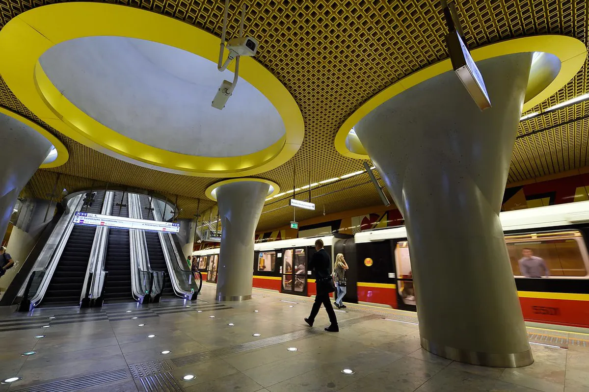 Navigate Warsaw and Krakow Rail Hubs in warsaw