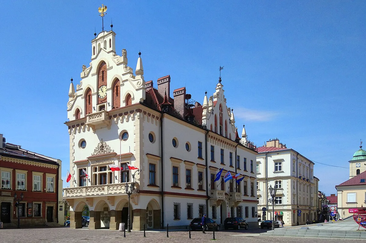 PL Rzeszów ratusz 2021-05-04--11-00-20 (cropped) — 2
