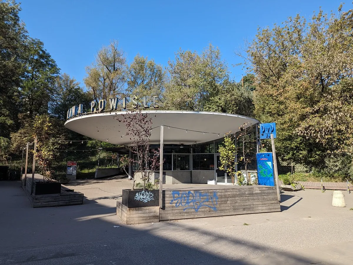 Exploring Chopin's Birthplace and Park in warsaw